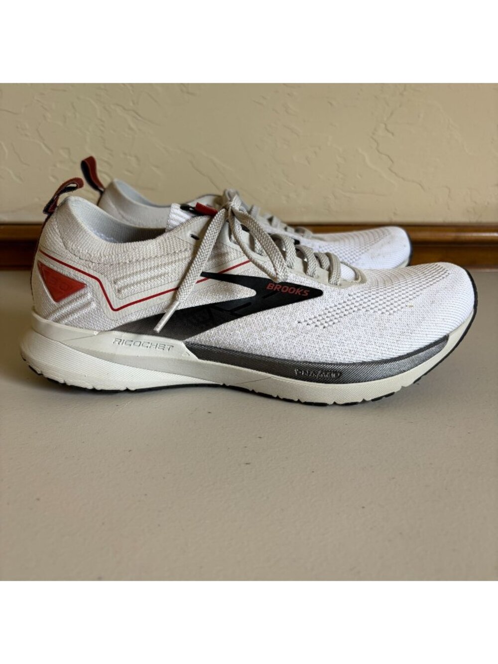 Brooks Ricochet 3 Running Shoes Men's US 8 Red Black Athletic Trainers